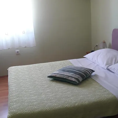 Apartman Aurora *